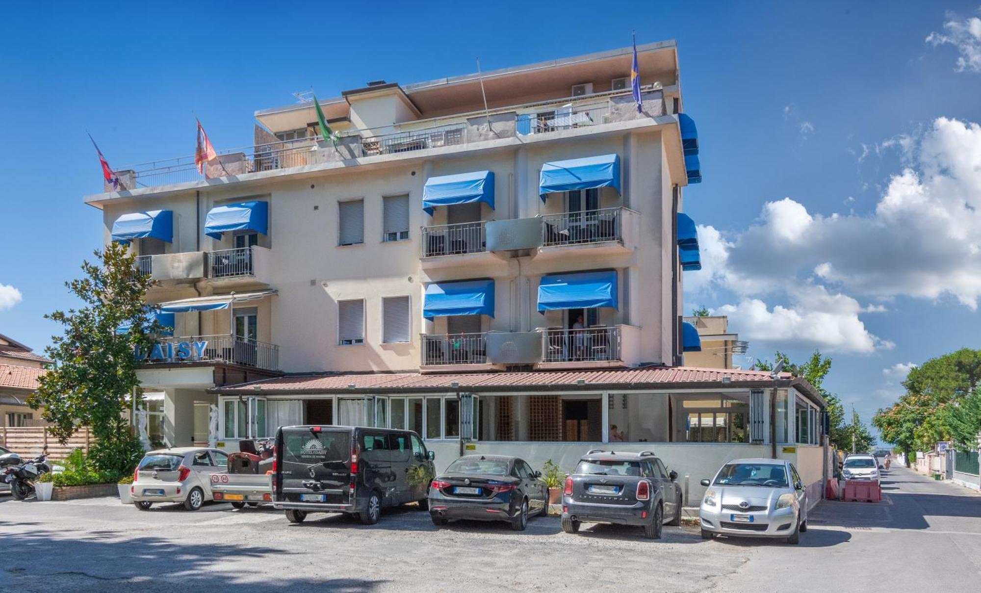 Hotel Daisy Marina di Massa Extérieur photo