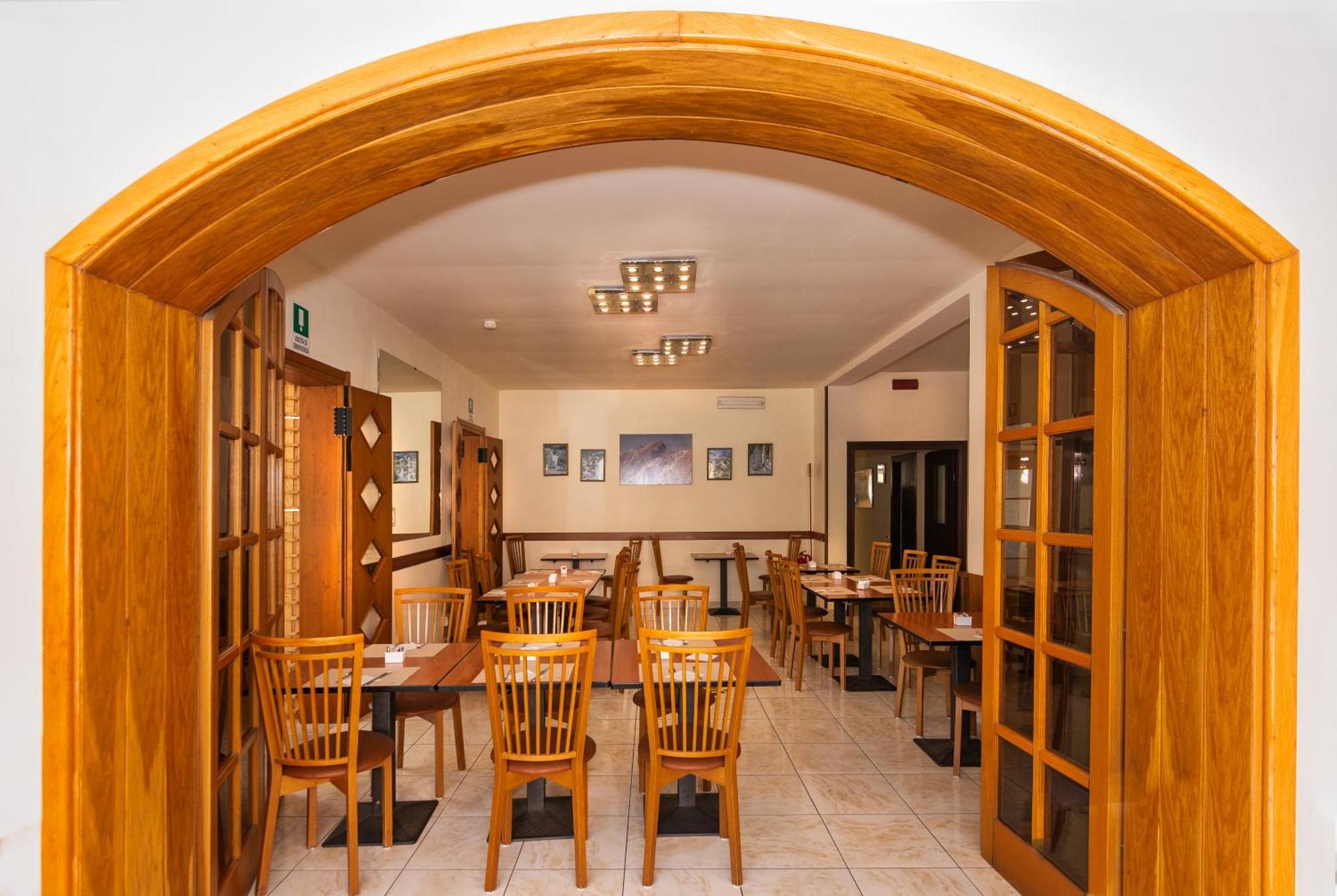 Hotel Daisy Marina di Massa Extérieur photo