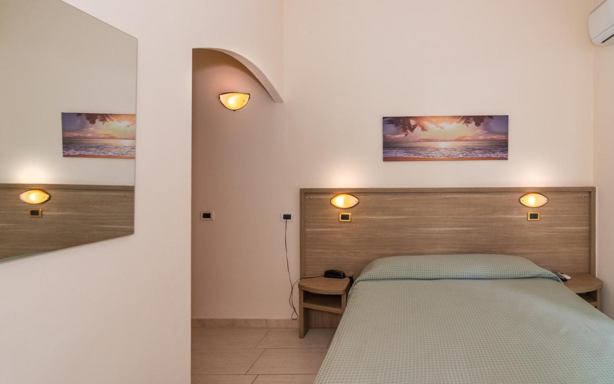 Hotel Daisy Marina di Massa Extérieur photo
